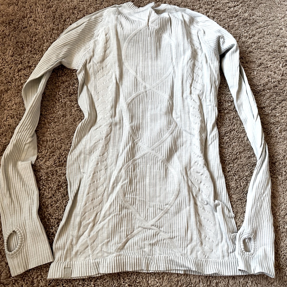 Lululemon Rest Less Pullover, size 6